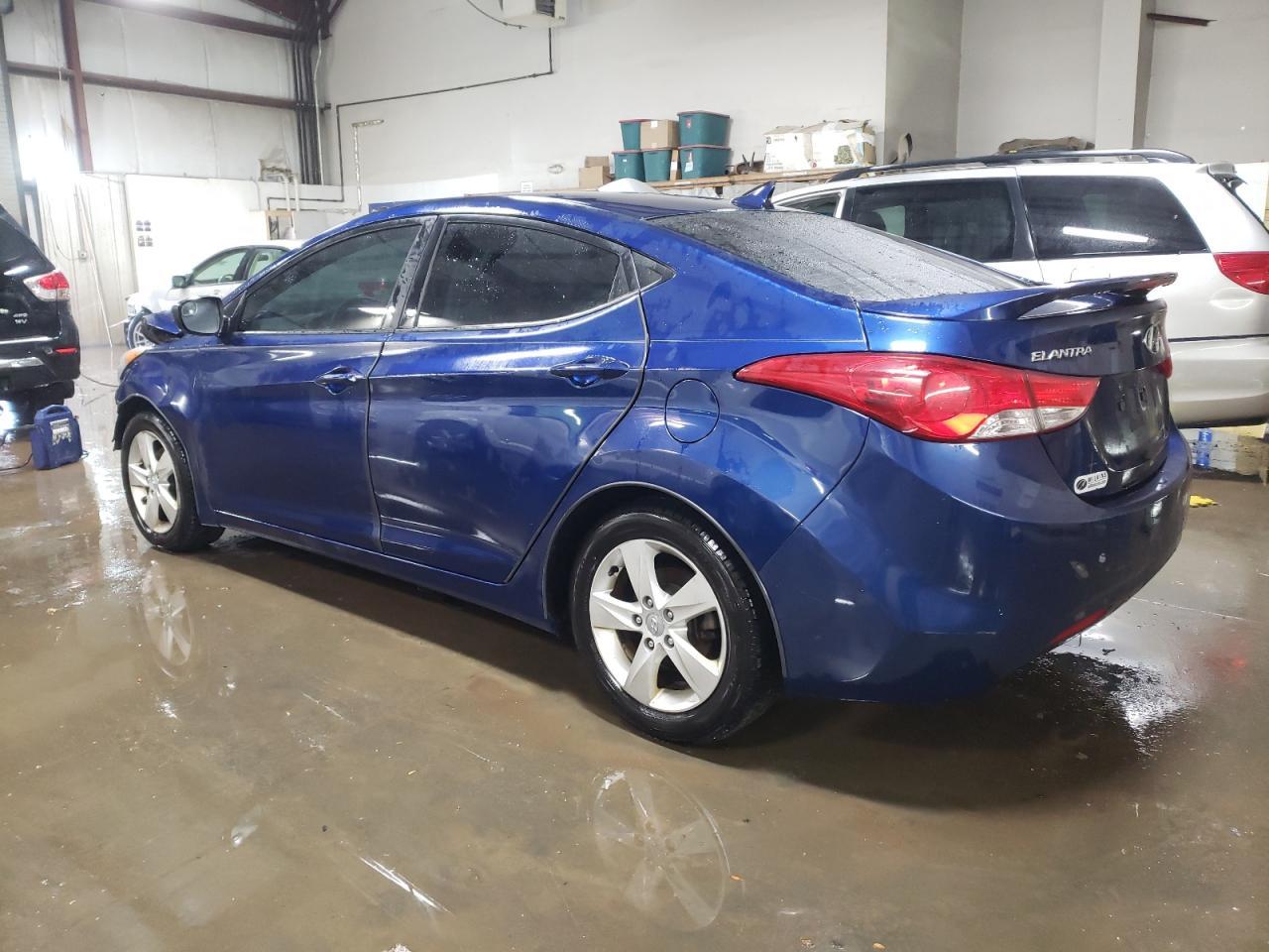 2013 HYUNDAI ELANTRA GL - Image 2