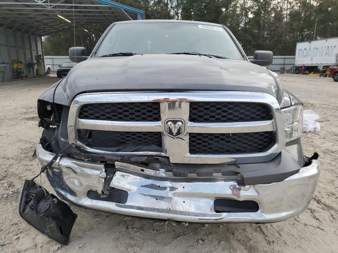 2017 RAM 1500 SLT - Фото 5