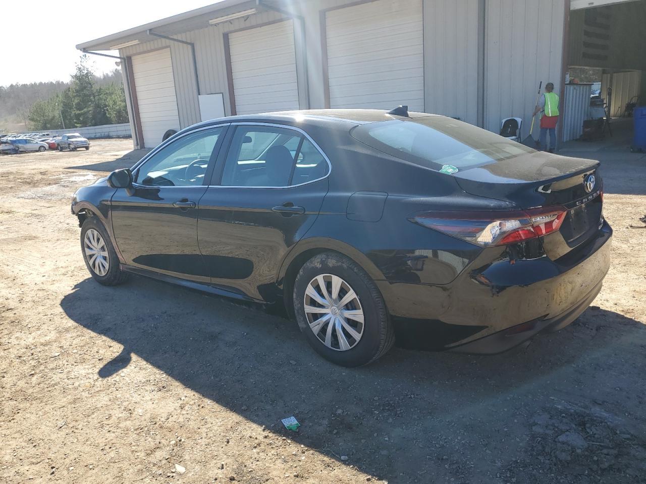 2023 TOYOTA CAMRY LE - Фото 2