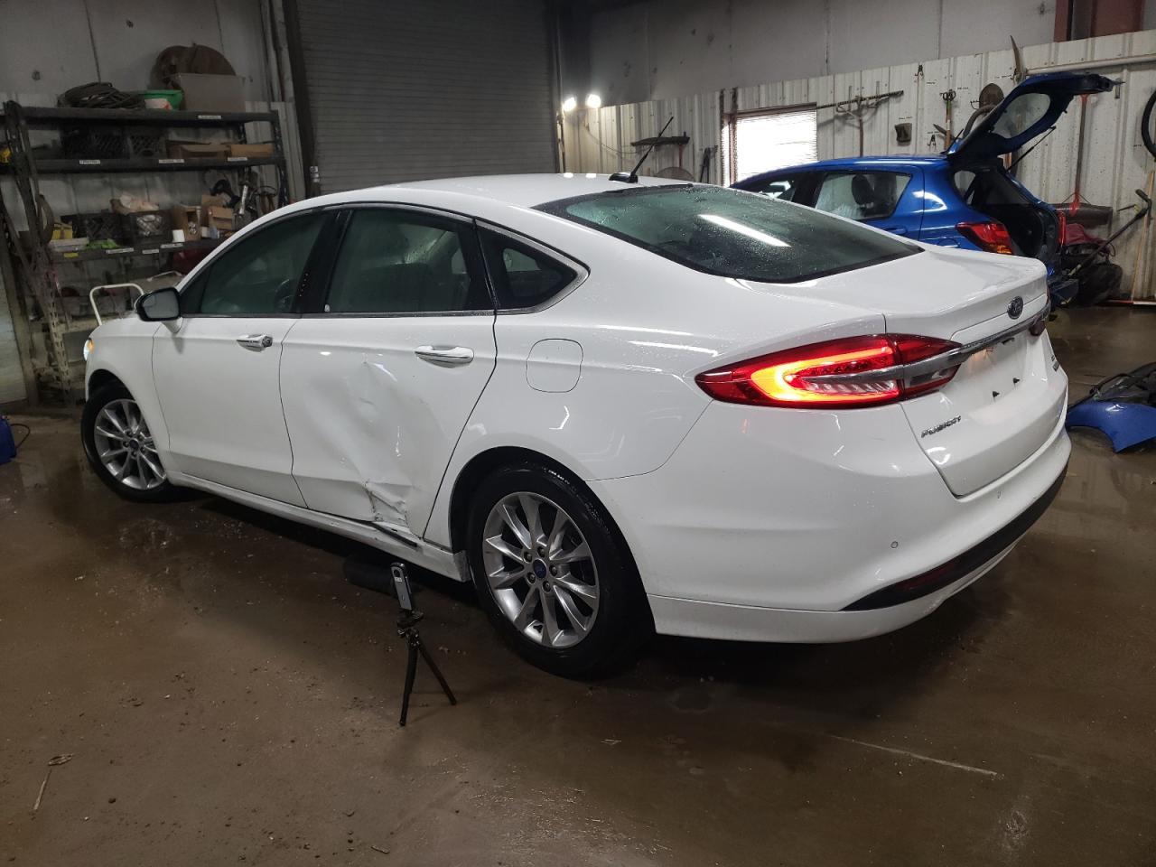 2017 FORD FUSION SE - Image 2