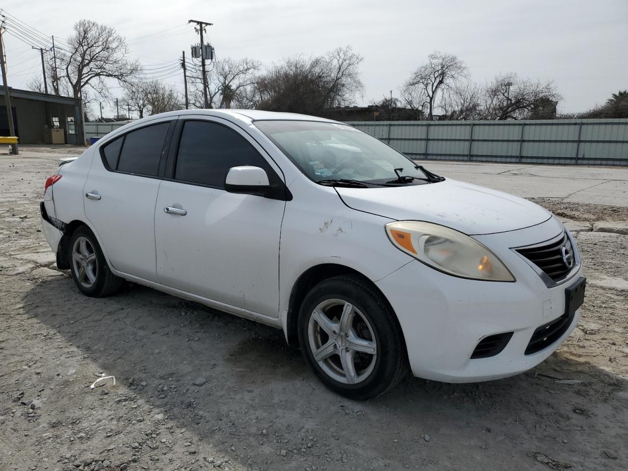 2014 NISSAN VERSA S - Image 4