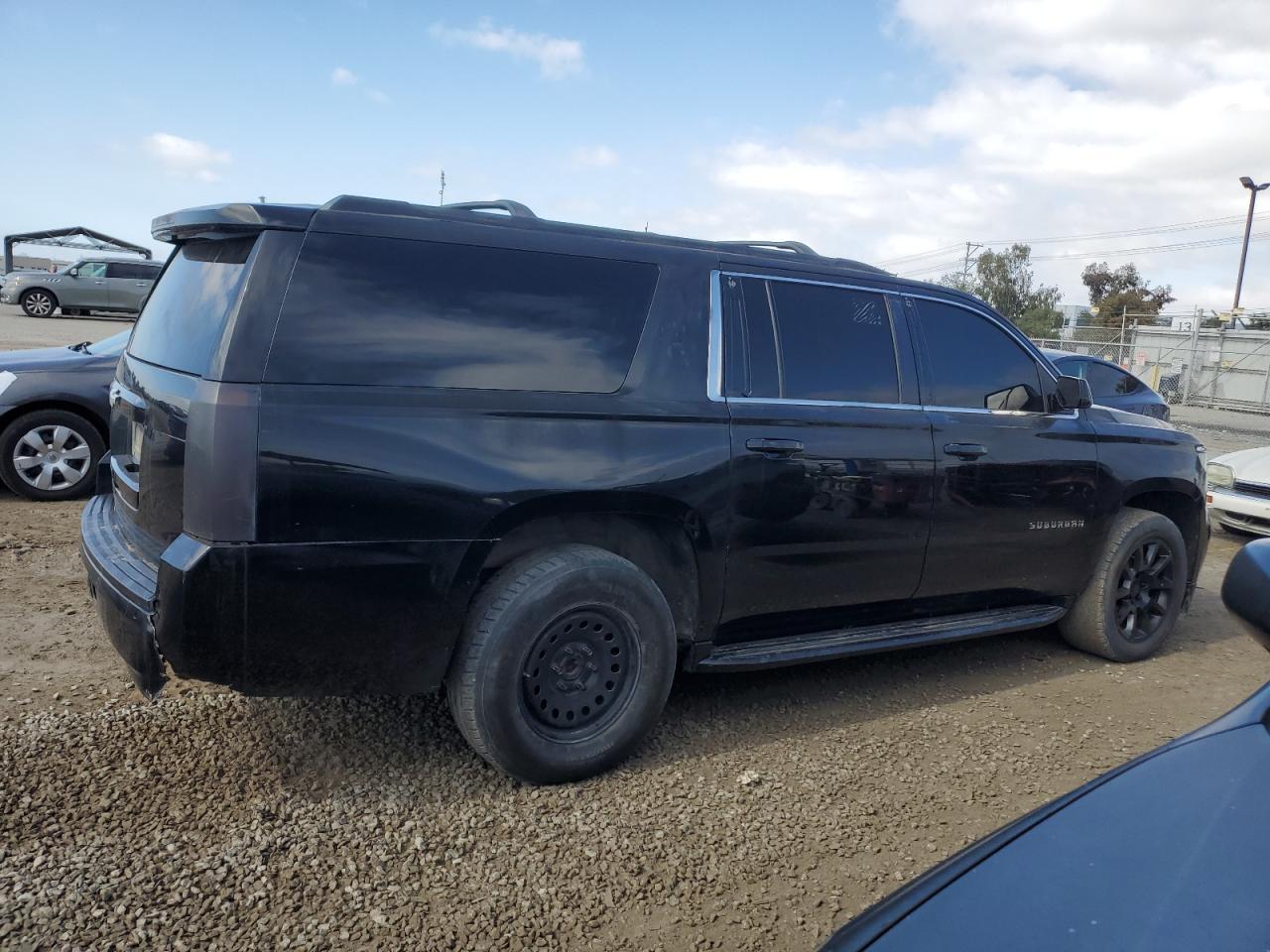 2015 CHEVROLET SUBURBAN C - Фото 3