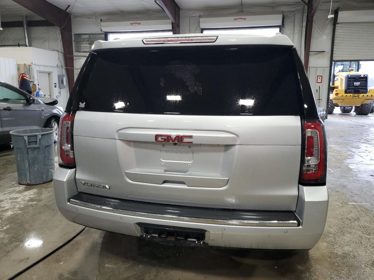 2016 GMC YUKON SLT - Image 6
