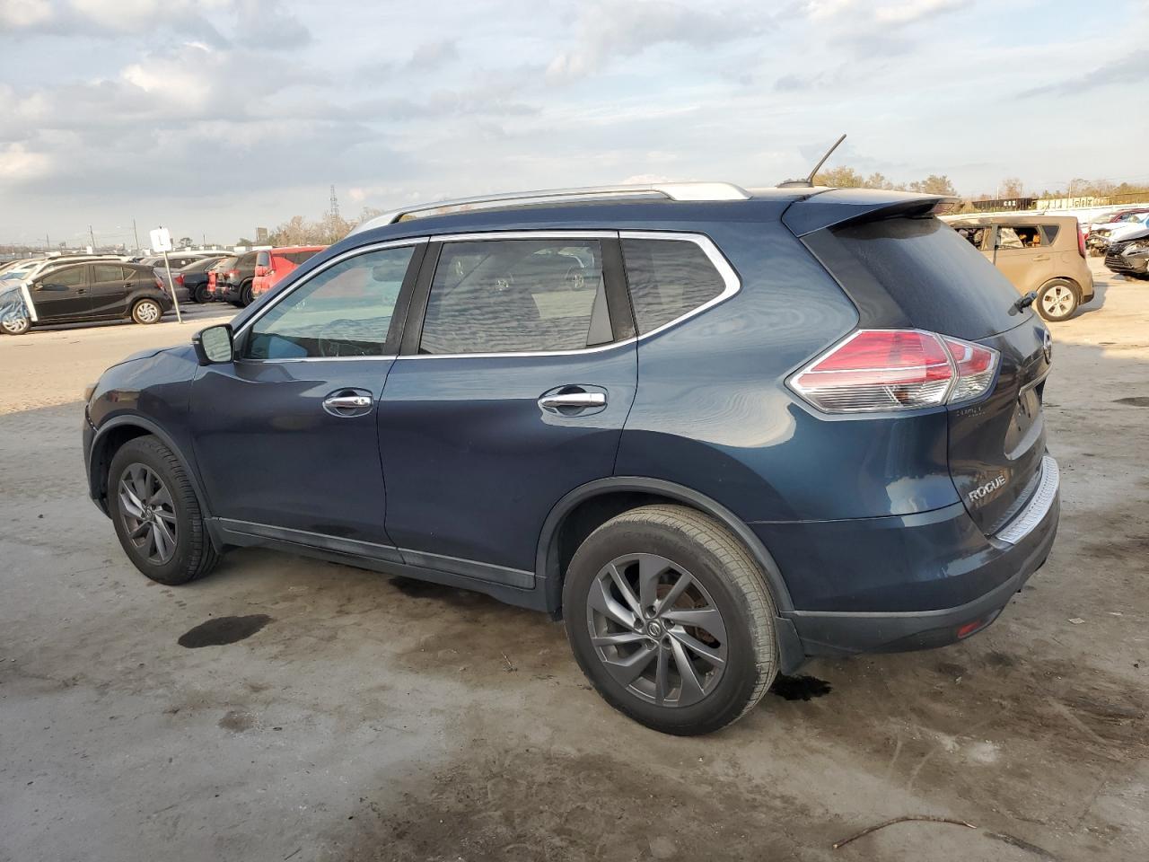 2016 NISSAN ROGUE S - Image 2