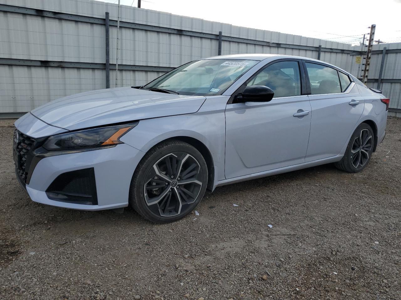 2024 NISSAN ALTIMA SR