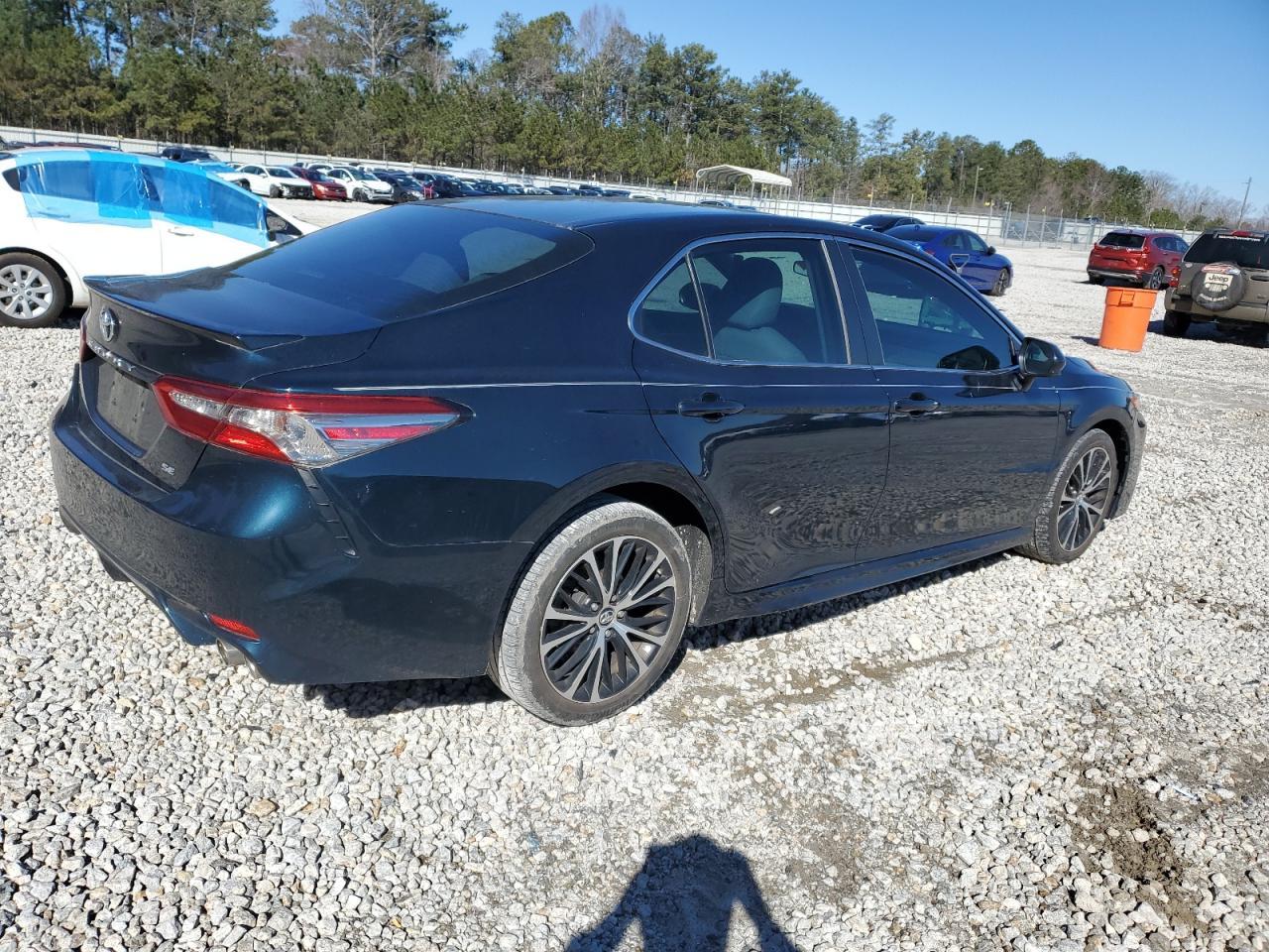 2018 TOYOTA CAMRY L - Фото 3
