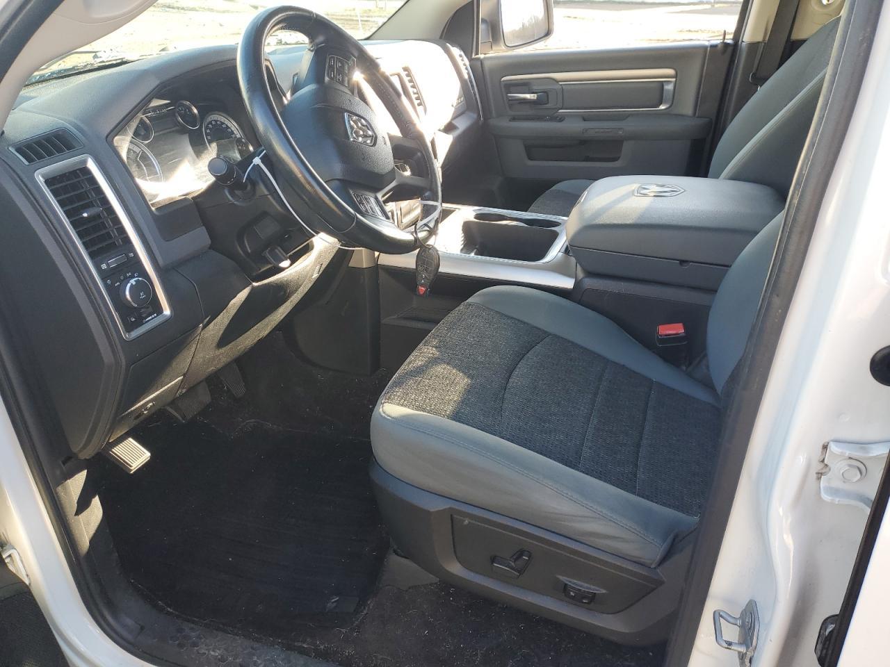 2017 RAM 1500 SLT - Image 7