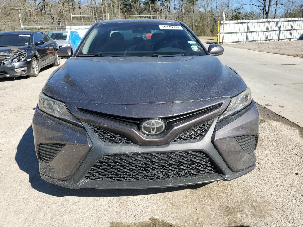 2020 TOYOTA CAMRY SE - Фото 5