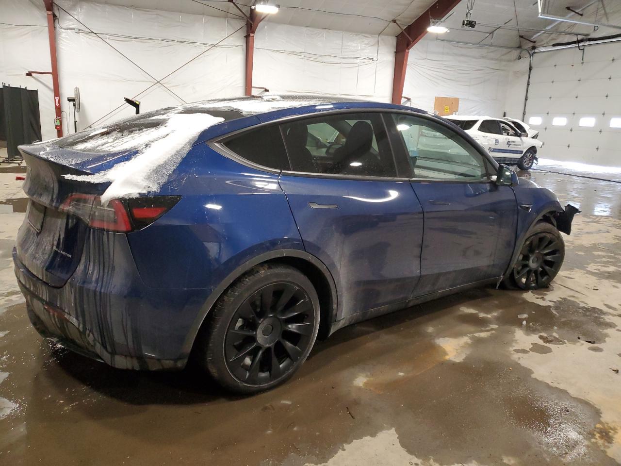 2023 TESLA MODEL Y - Фото 3