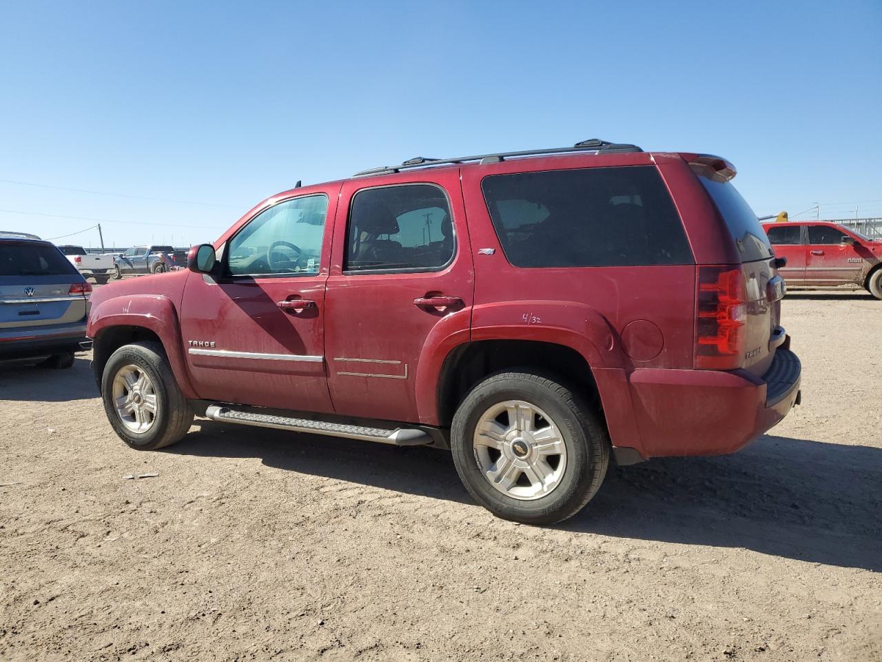 2011 CHEVROLET TAHOE K150 - Фото 2
