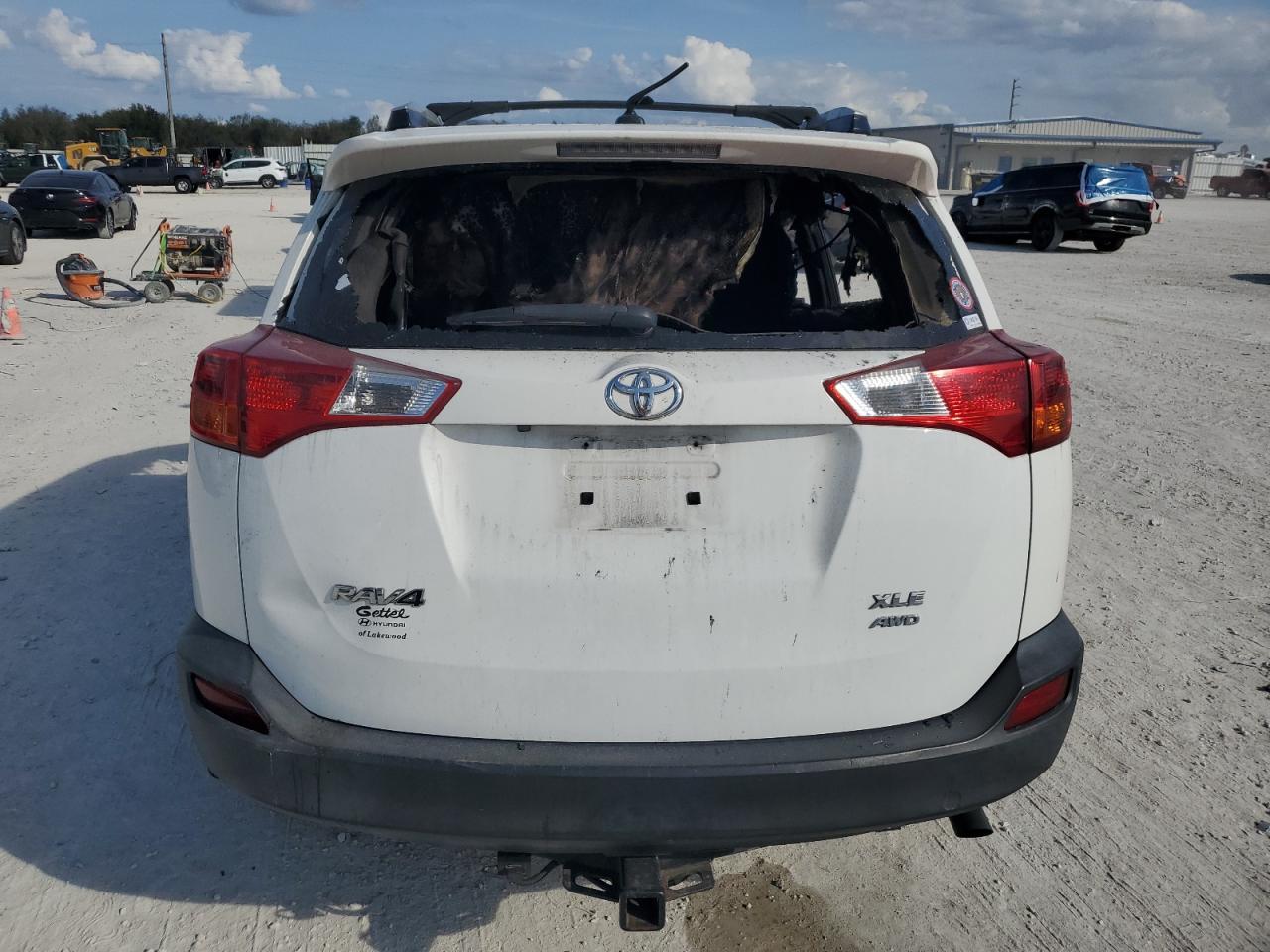 2015 TOYOTA RAV4 XLE - Фото 6