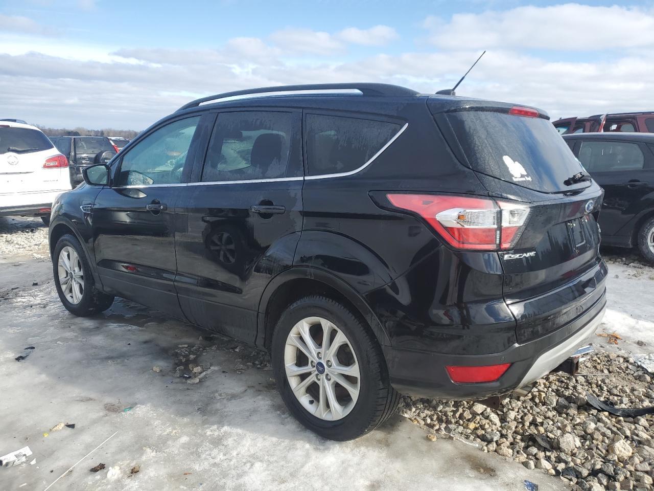 2017 FORD ESCAPE SE - Image 2