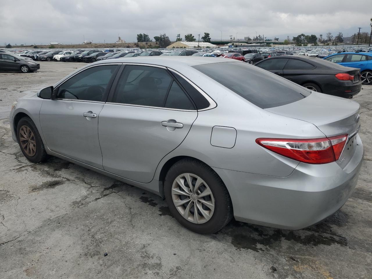 2015 TOYOTA CAMRY LE - Image 2