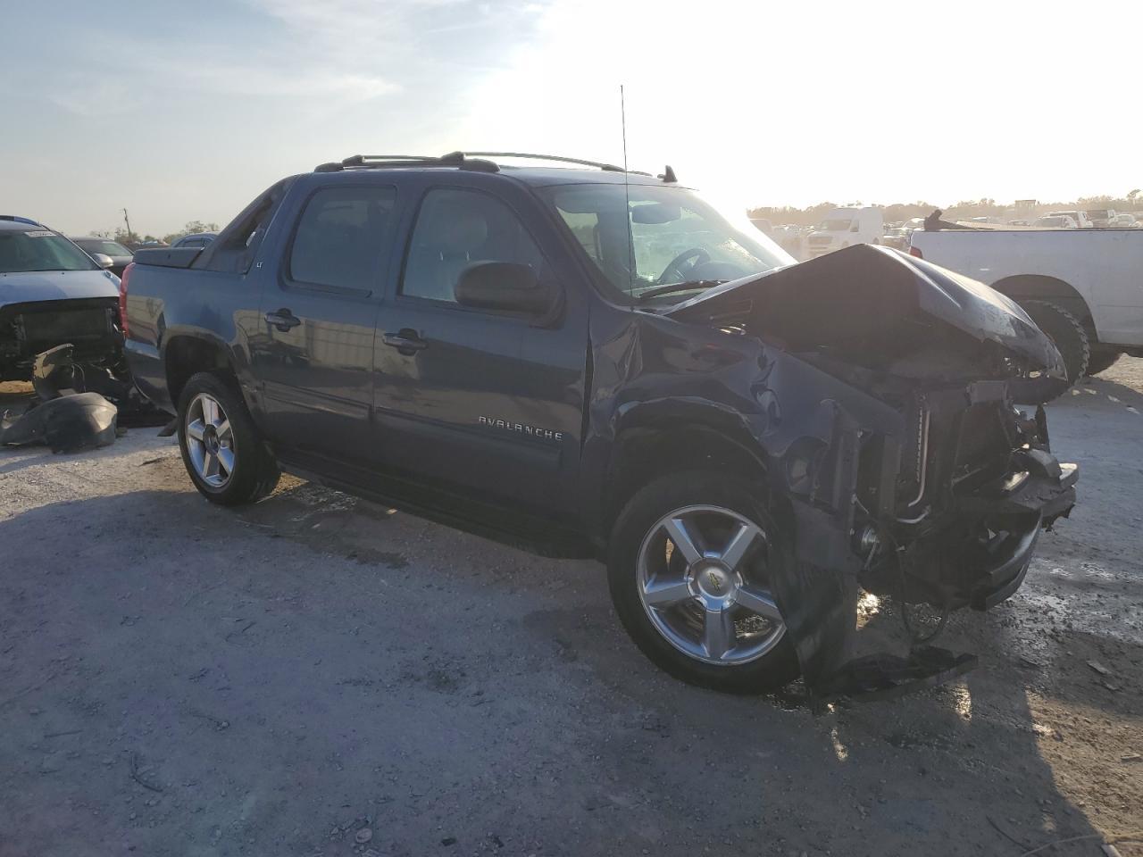 2012 CHEVROLET AVALANCHE - Фото 4