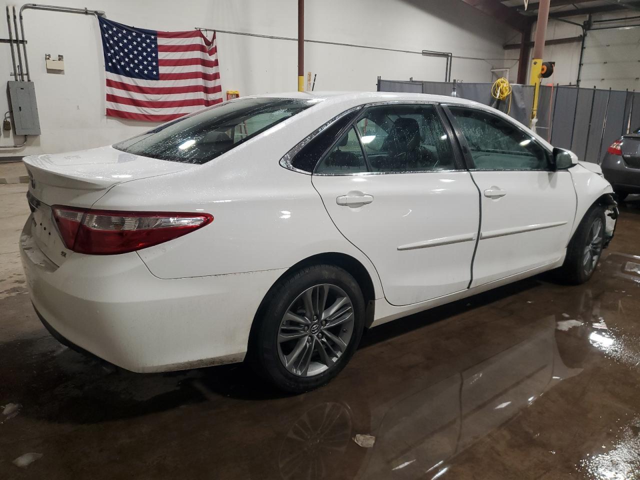 2017 TOYOTA CAMRY LE - Image 3