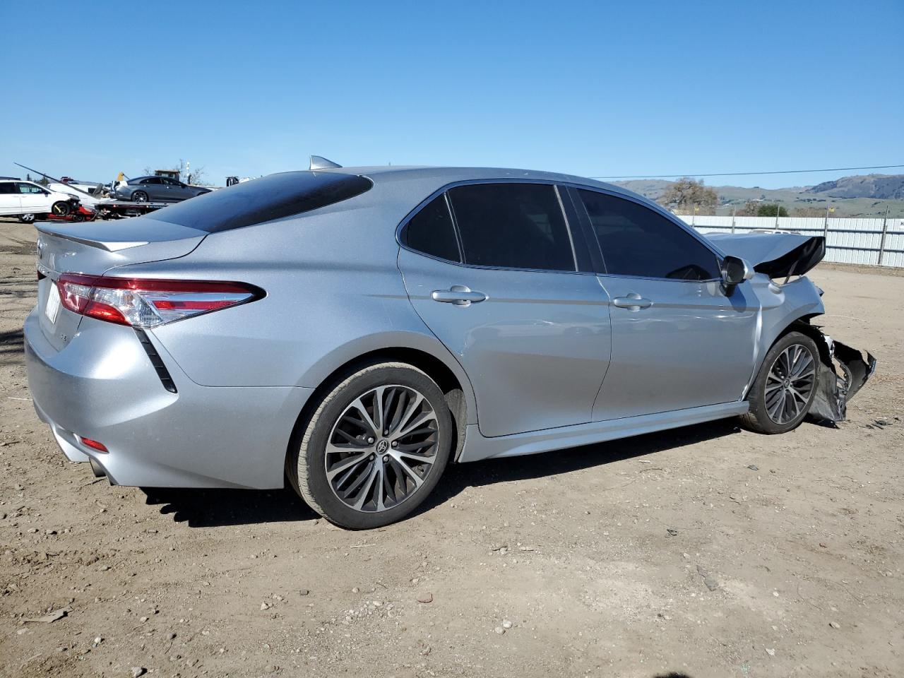 2020 TOYOTA CAMRY SE - Image 3