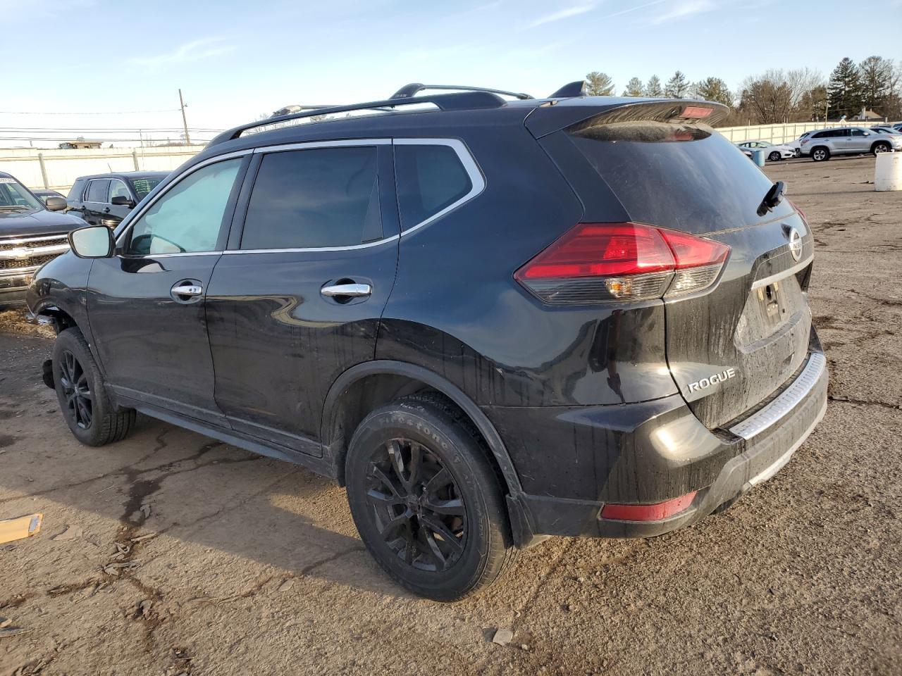 2017 NISSAN ROGUE SV - Фото 2