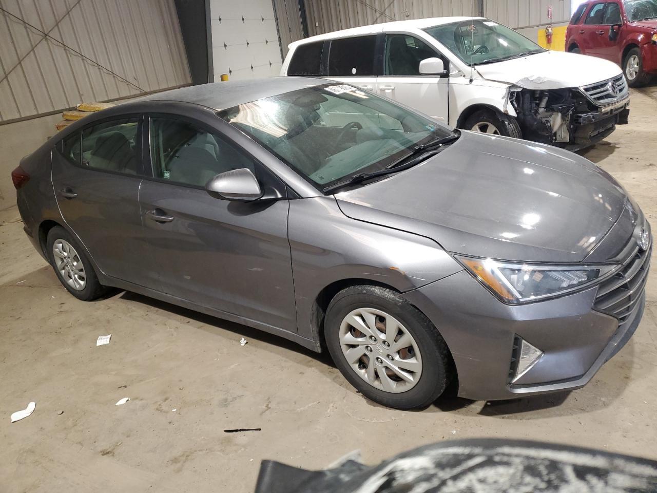 2019 HYUNDAI ELANTRA SE - Фото 4