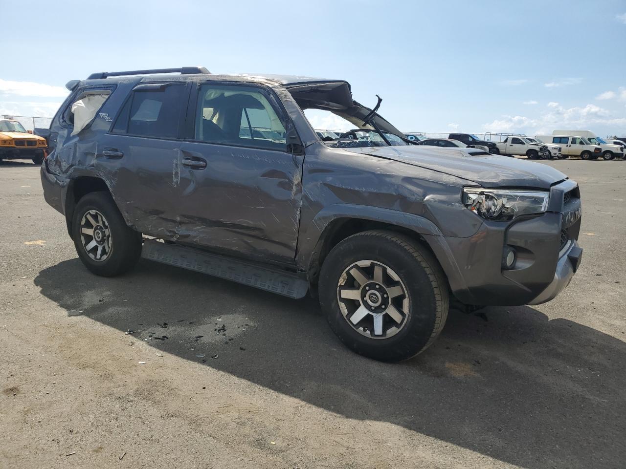 2019 TOYOTA 4RUNNER SR - Image 4