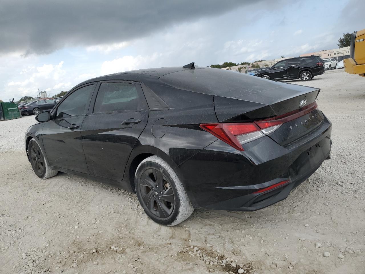 2022 HYUNDAI ELANTRA SE - Фото 2