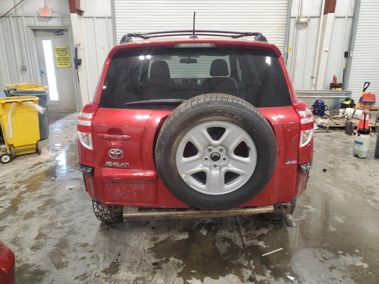 2011 TOYOTA RAV4 - Фото 6