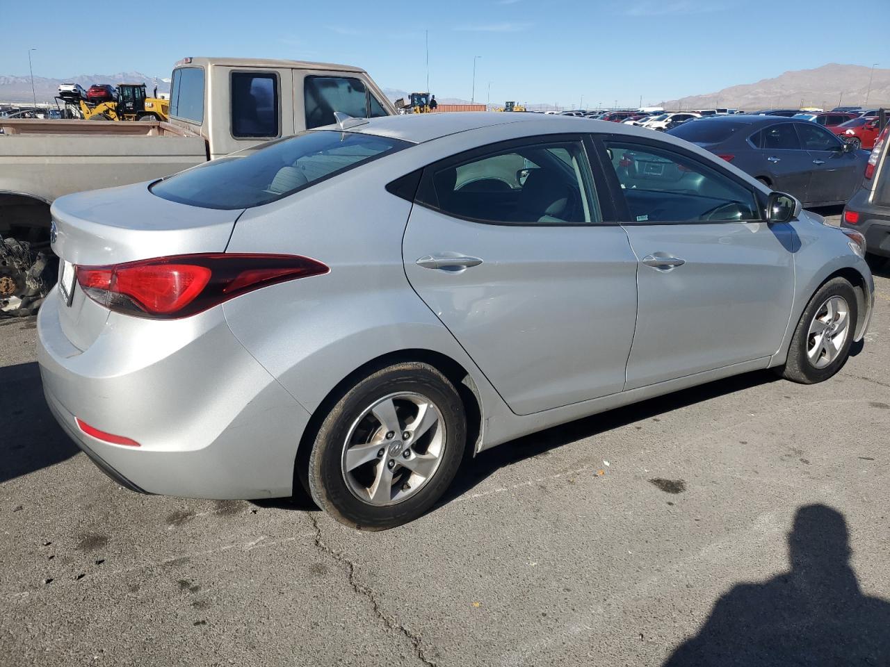 2015 HYUNDAI ELANTRA SE - Image 3