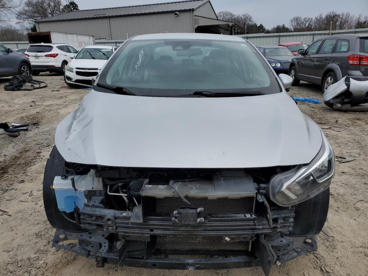 2021 NISSAN VERSA SV - Фото 5