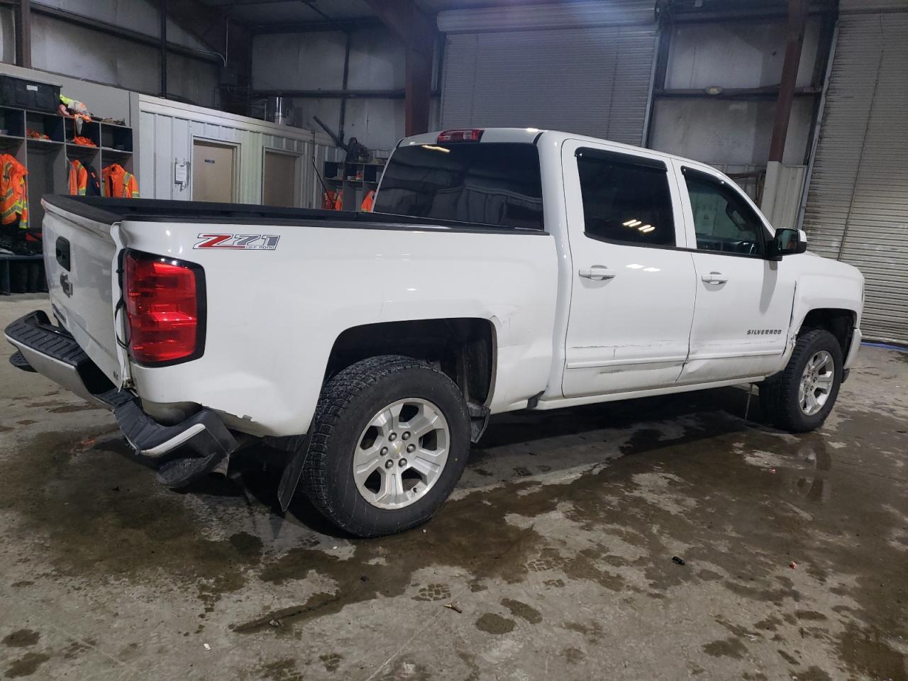 2017 CHEVROLET SILVERADO - Image 3