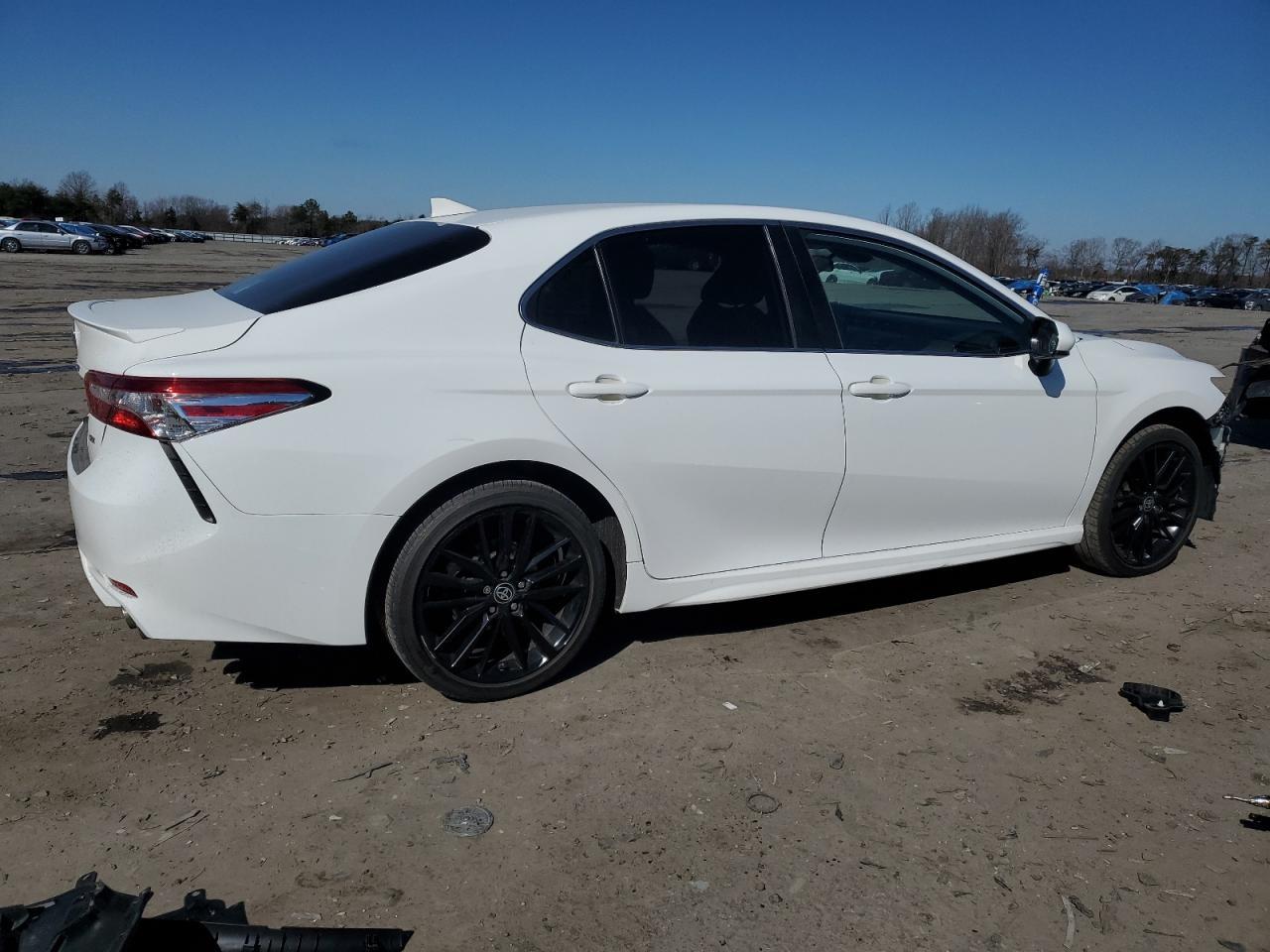 2020 TOYOTA CAMRY SE - Image 3