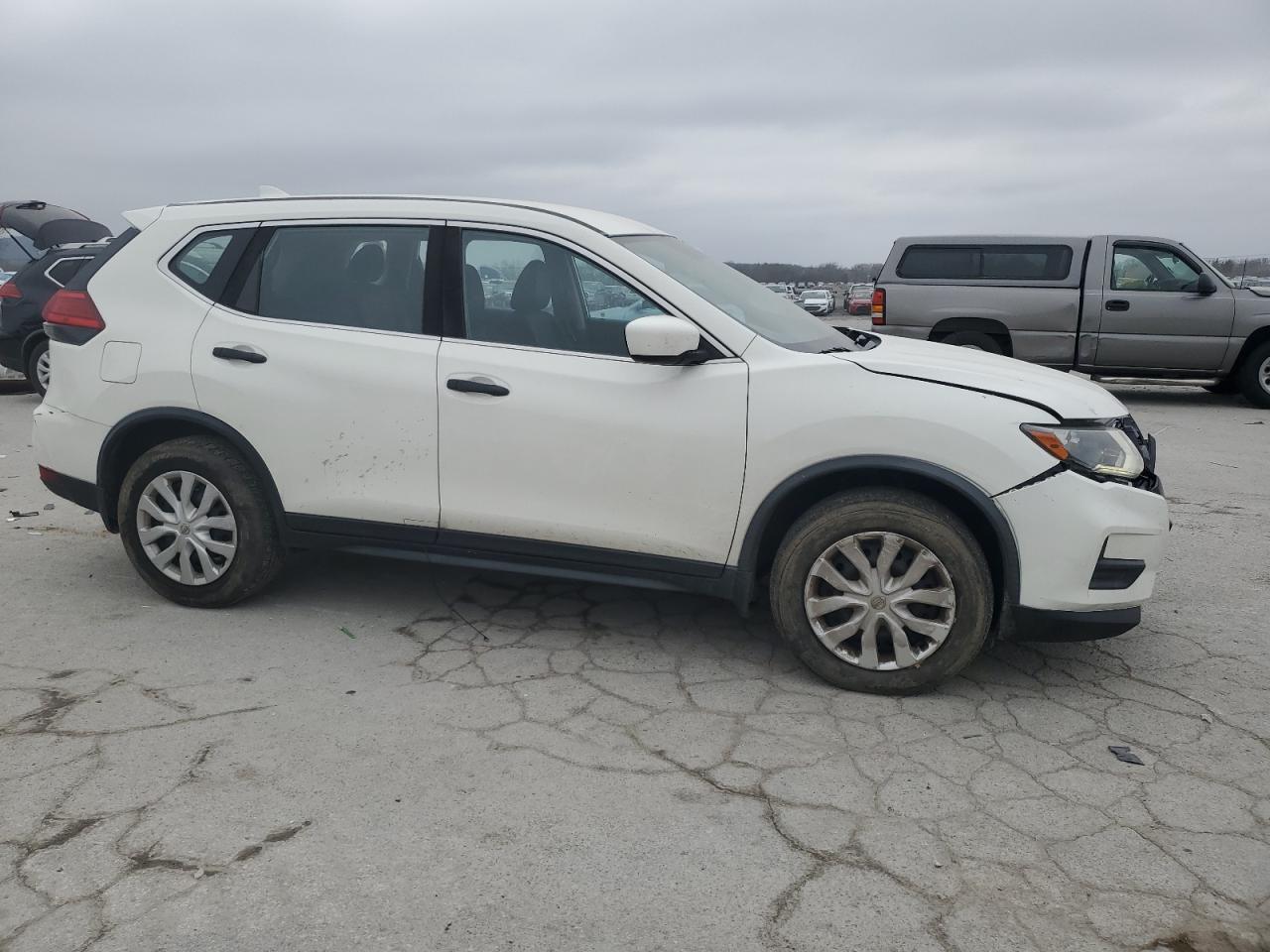 2017 NISSAN ROGUE S - Image 4