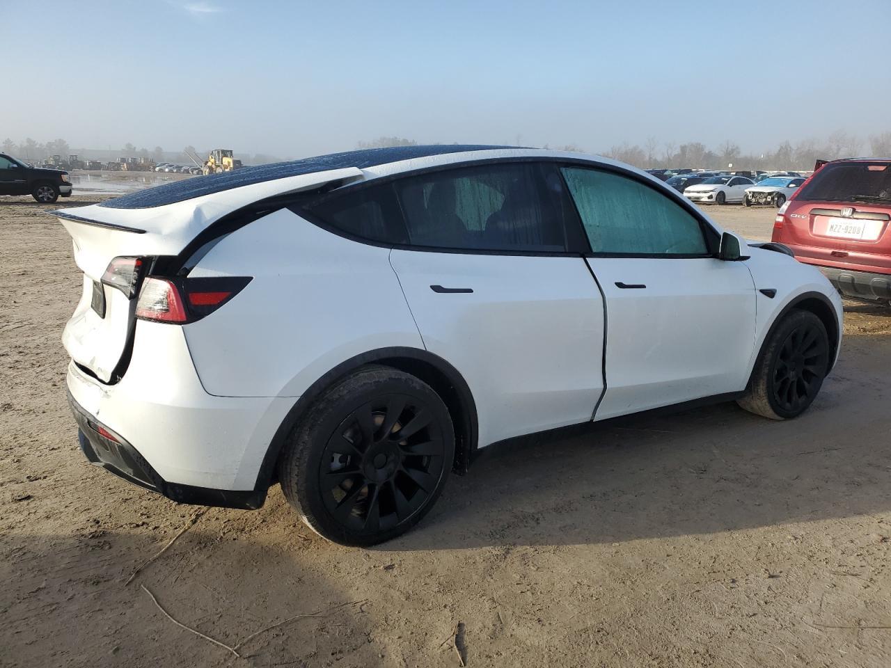 2024 TESLA MODEL Y - Image 3