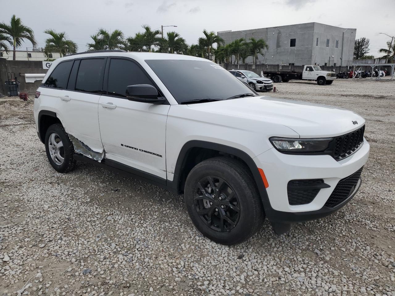 2024 JEEP GRAND CHER - Image 4