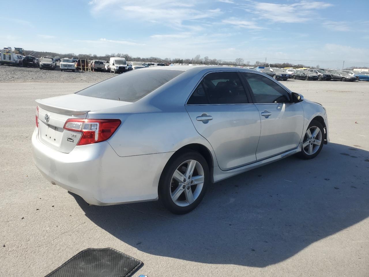 2014 TOYOTA CAMRY L - Image 3