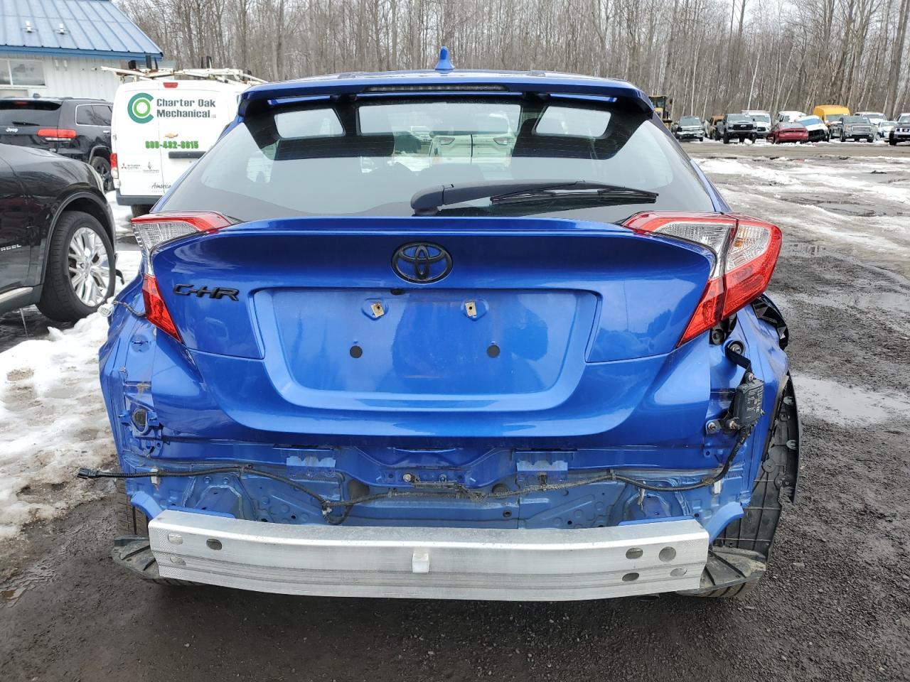2021 TOYOTA C-HR XLE - Image 6