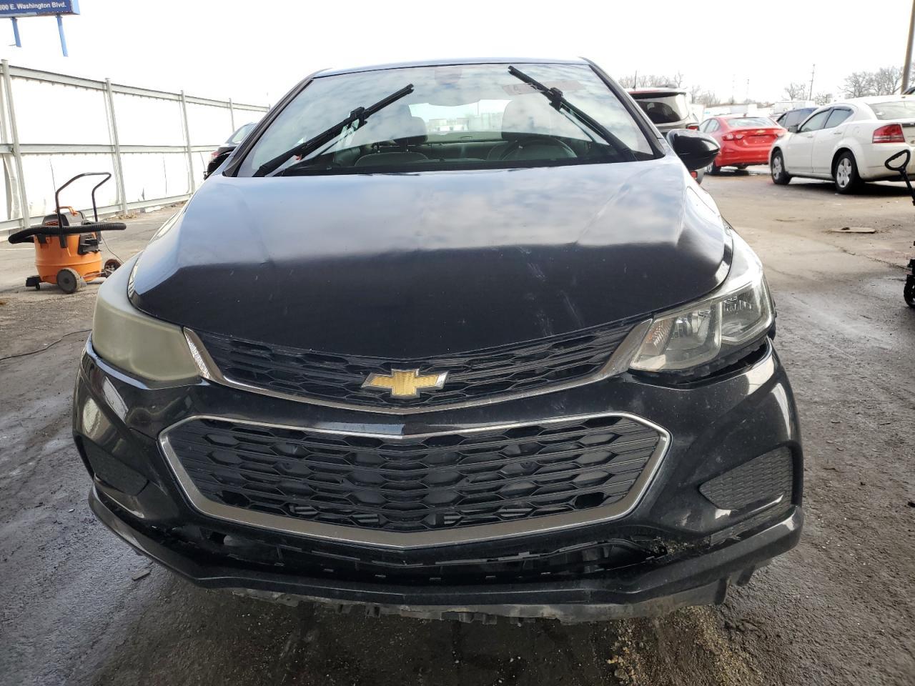 2017 CHEVROLET CRUZE LS - Image 5