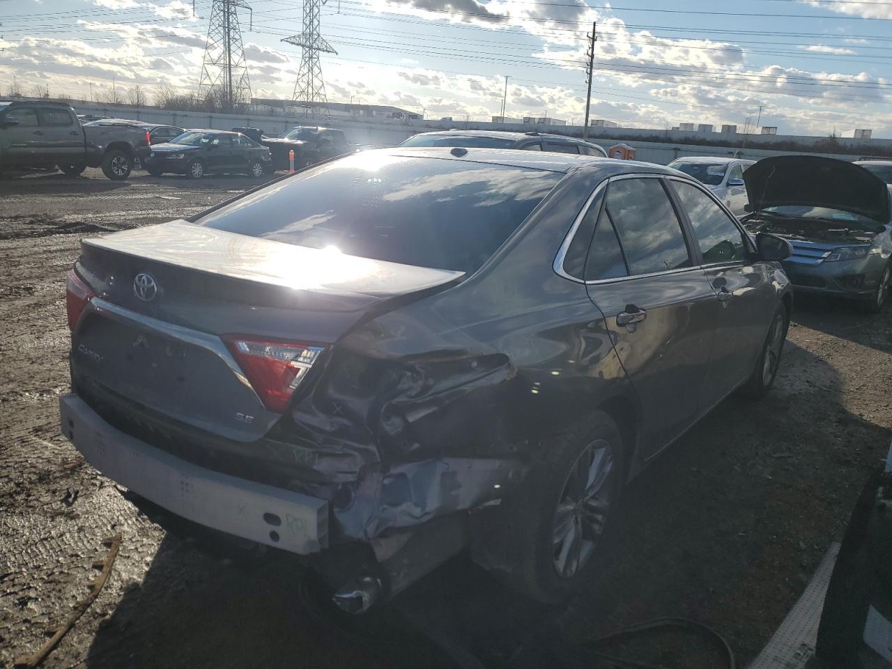 2016 TOYOTA CAMRY LE - Фото 3