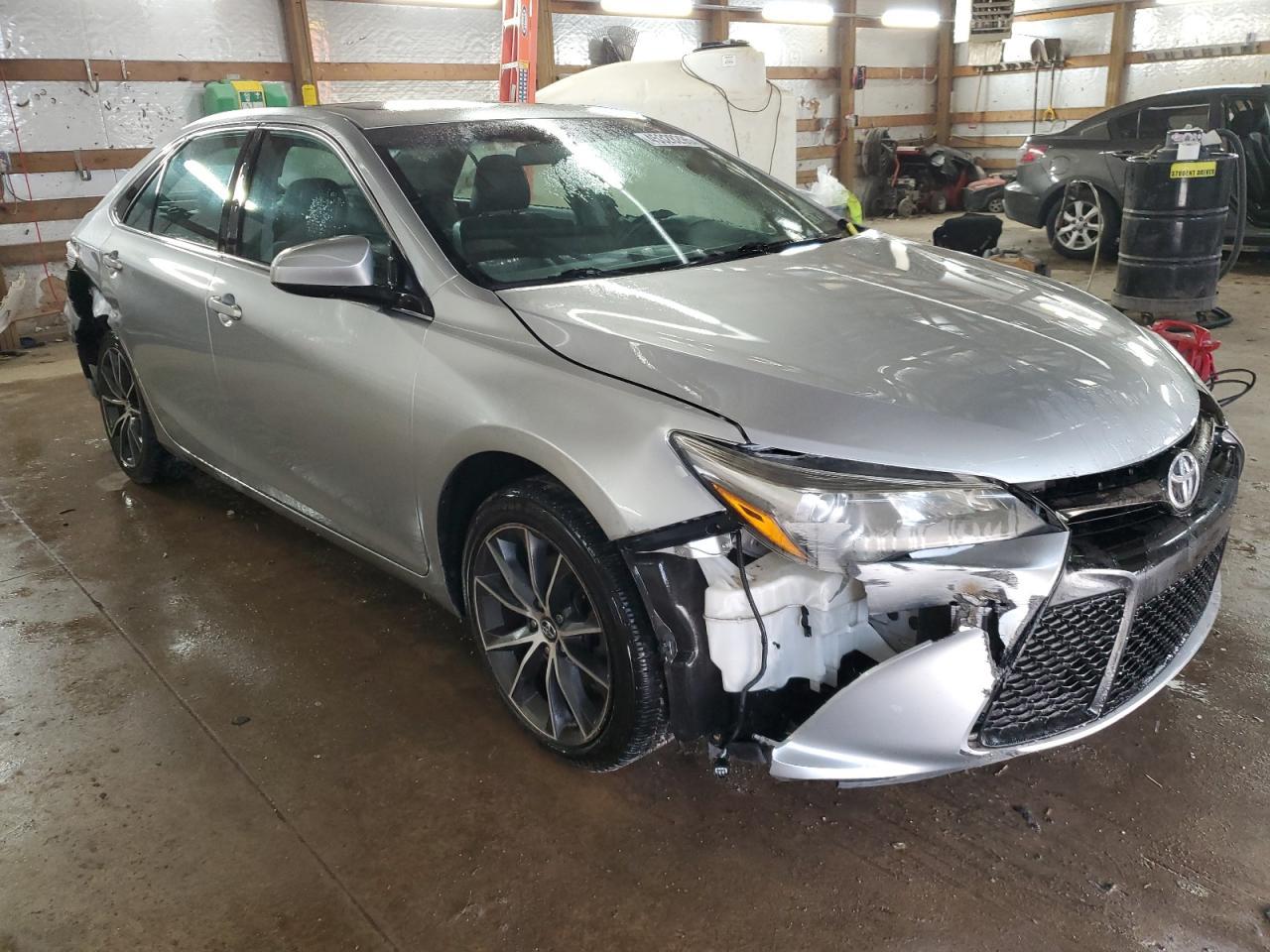 2016 TOYOTA CAMRY LE - Image 4