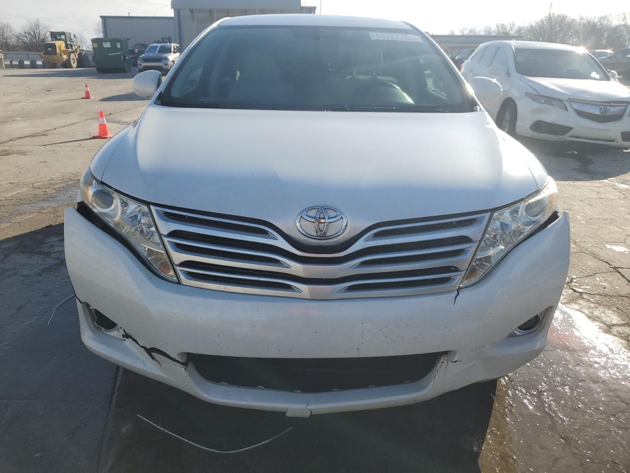 2011 TOYOTA VENZA - Фото 5