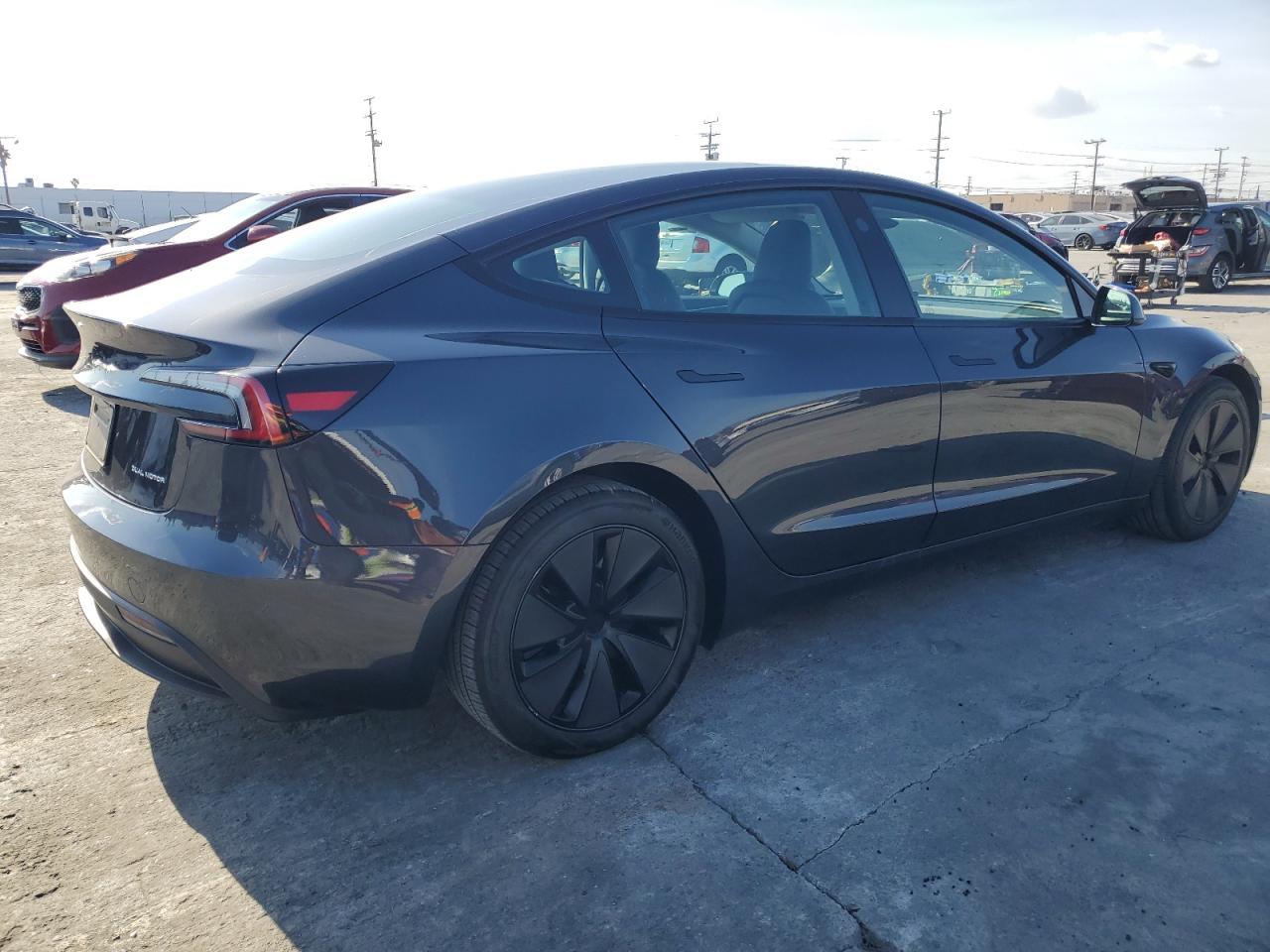 2024 TESLA MODEL 3 - Фото 3
