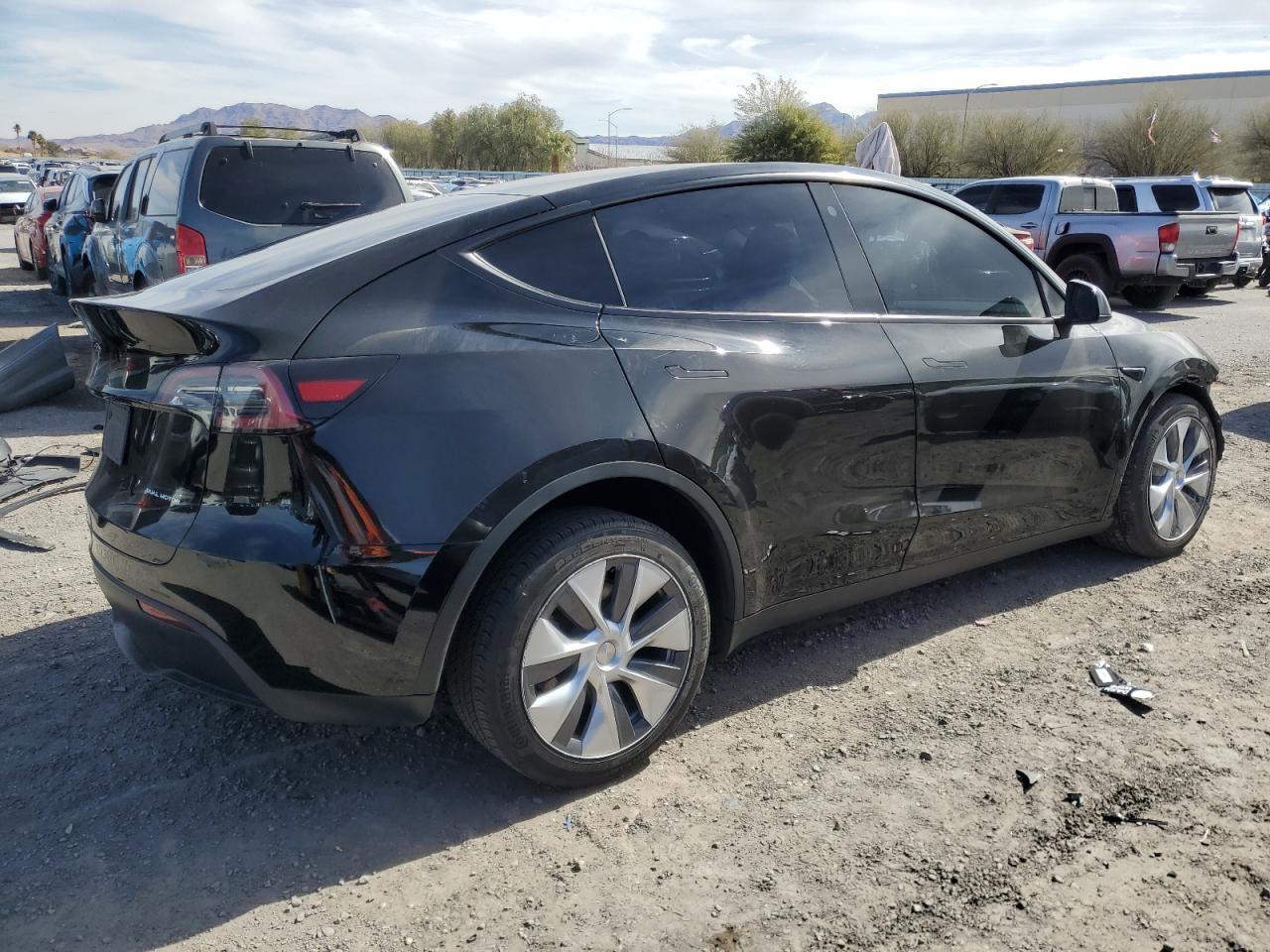2023 TESLA MODEL Y - Image 3