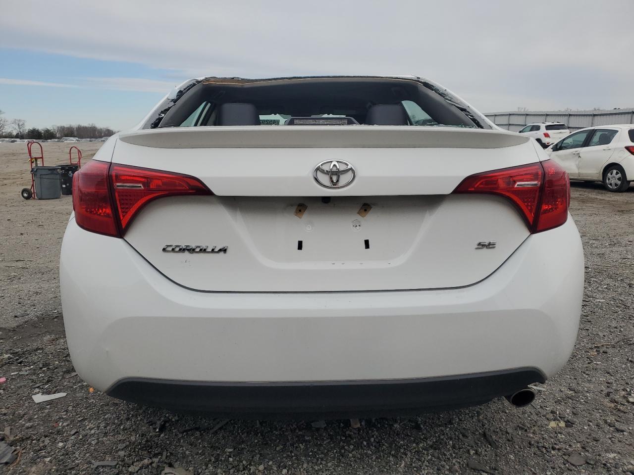 2019 TOYOTA COROLLA L - Image 6