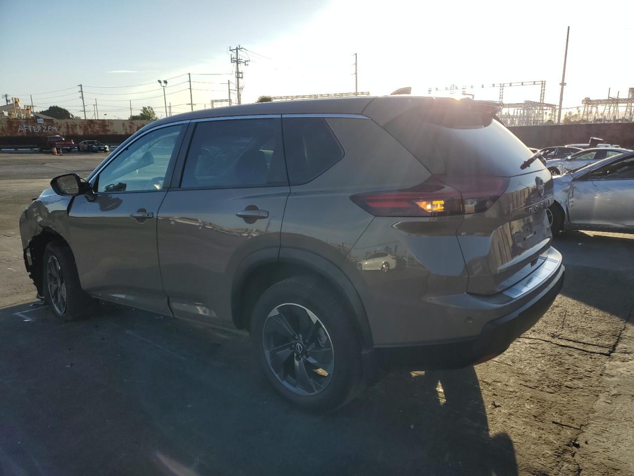 2024 NISSAN ROGUE SV - Фото 2