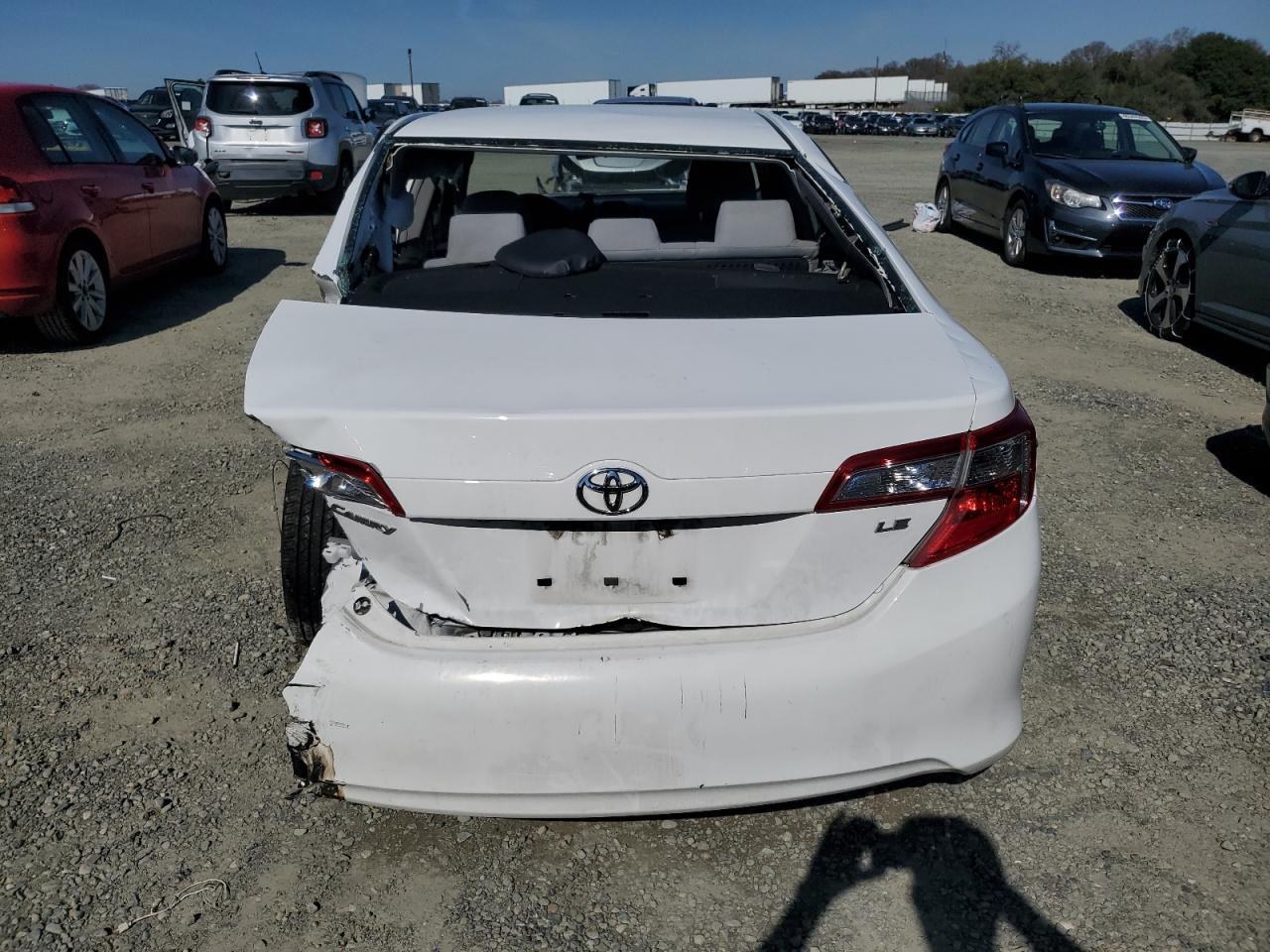 2014 TOYOTA CAMRY L - Image 6