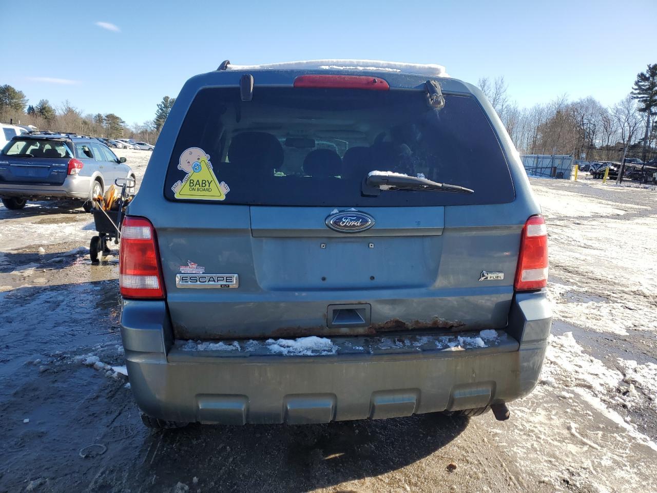 2010 FORD ESCAPE XLT - Image 6