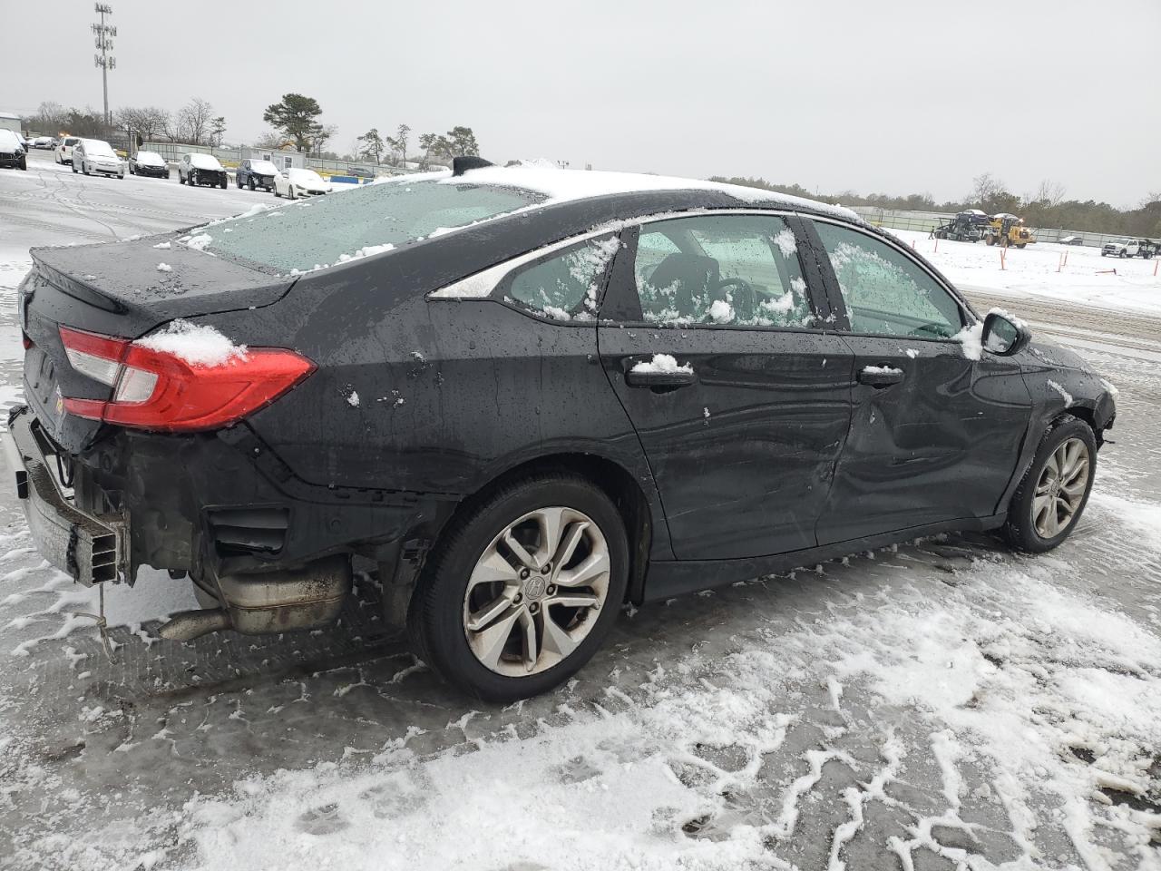 2018 HONDA ACCORD LX - Фото 3