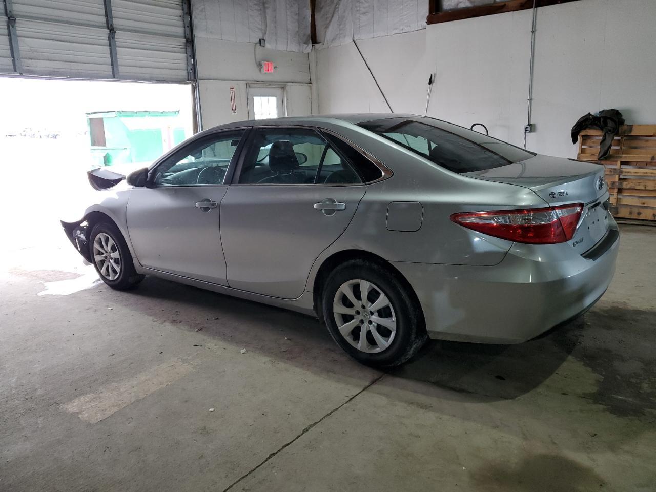 2015 TOYOTA CAMRY LE - Фото 2