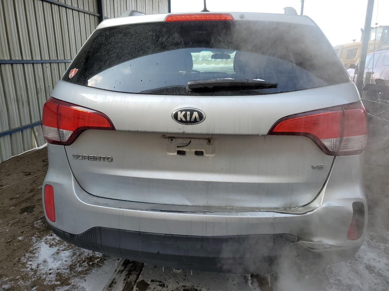 2015 KIA SORENTO LX - Image 6