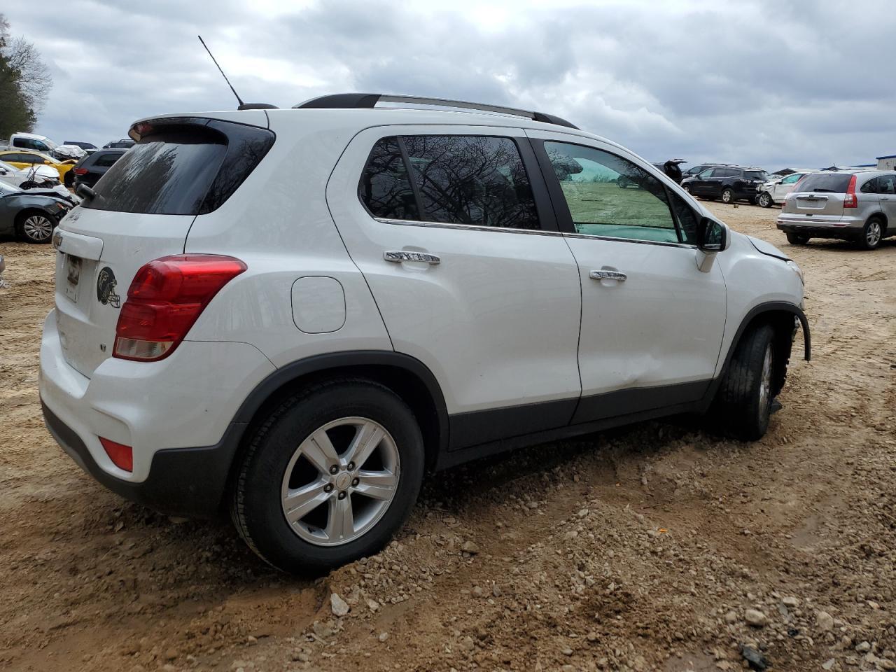 2019 CHEVROLET TRAX 1LT - Фото 3