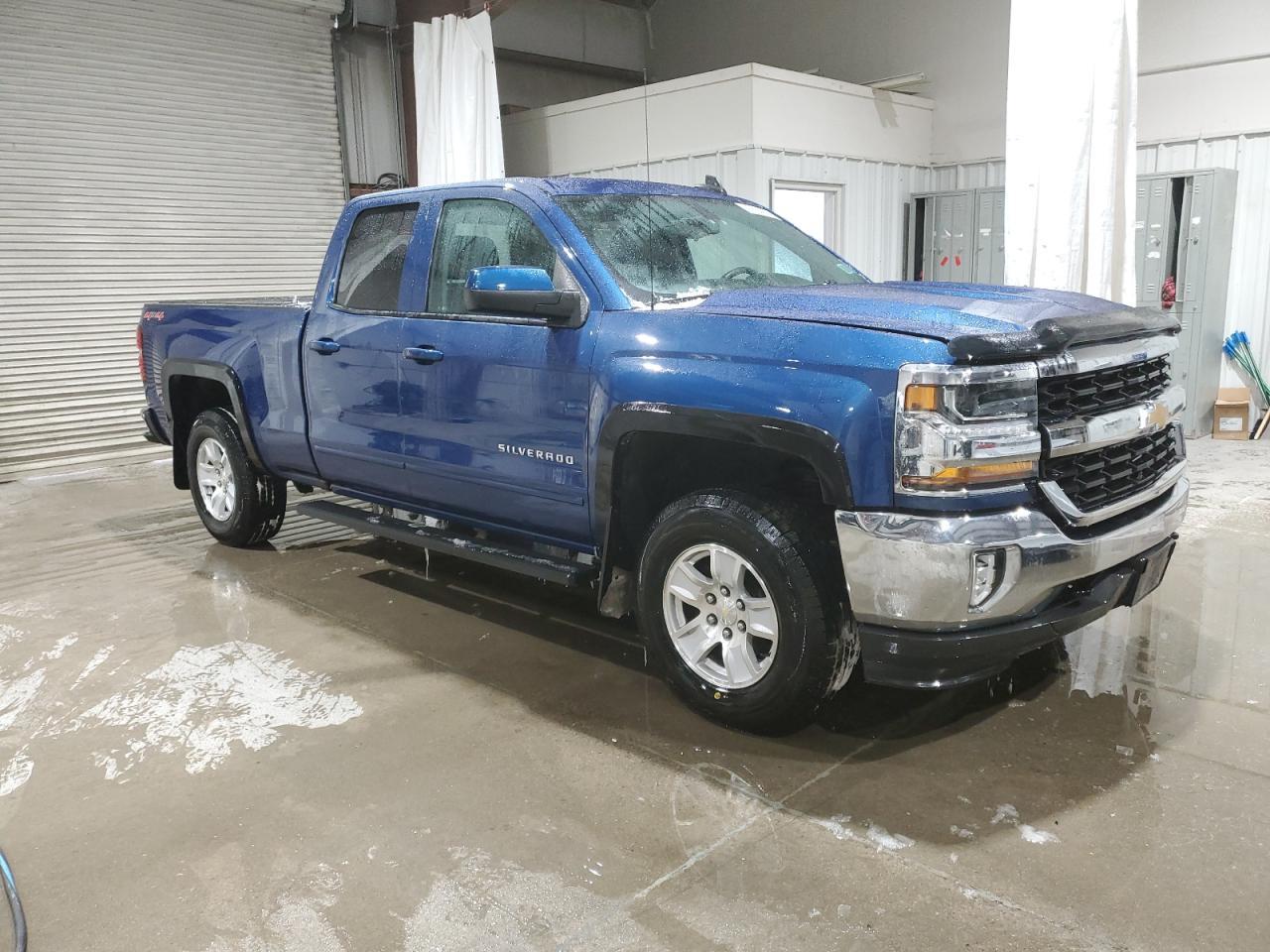 2017 CHEVROLET SILVERADO - Image 4
