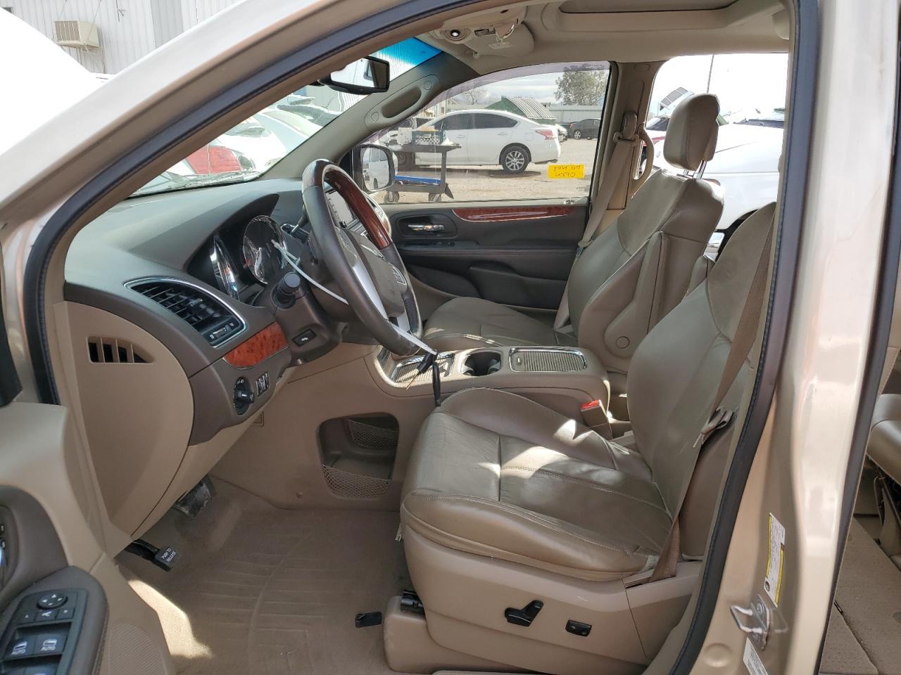 2014 CHRYSLER TOWN & COU - Фото 7